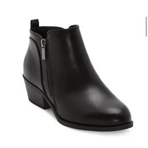 Arizona Jean Company Black Ankle Booties